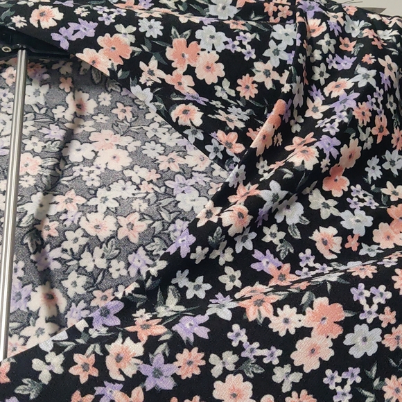 BNWT - floral puff sleeve dress - Picture 9 of 14